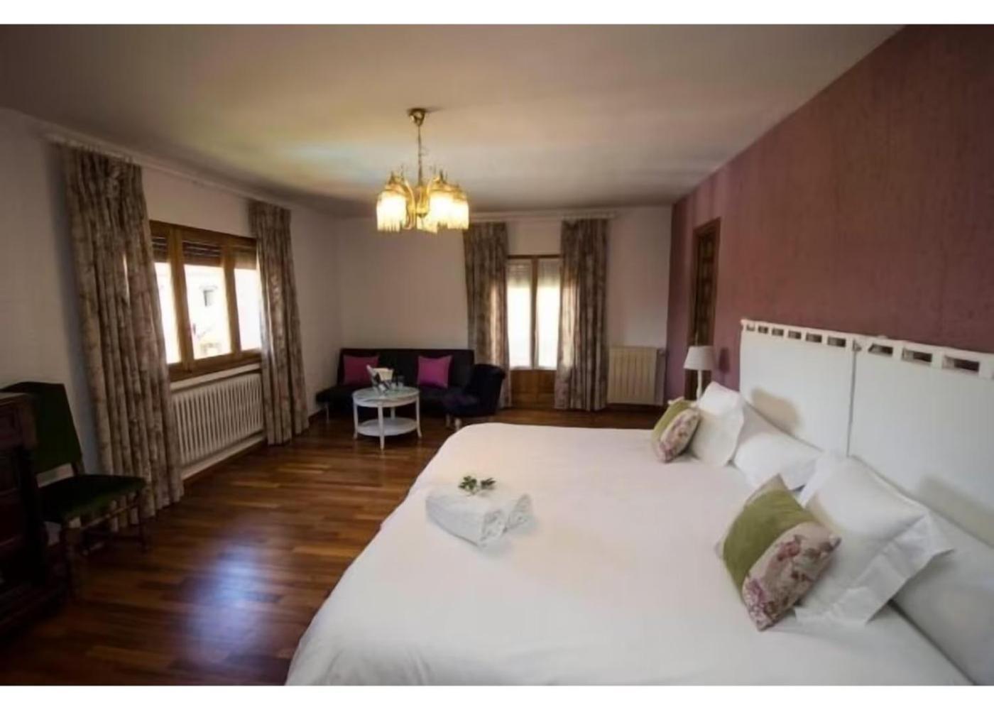 Balcon De Pilatos Villa Palazuelos de Eresma Dış mekan fotoğraf